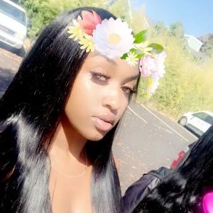 Meet your Posher, Laila